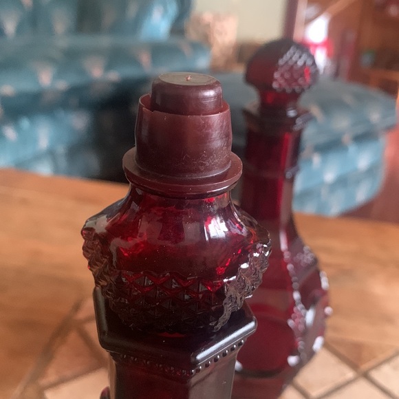 Avon 1876 Cape Cod Ruby Red Wine/Bubble Bath Decanter. Collectable Set/2 - Picture 2 of 12